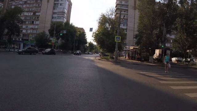 Площадь Революции, ул.Ленинградская, цум.Самара и т;д, в конце набережная