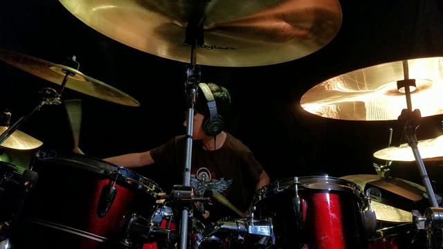 Double Bass Jace performs diamonds and rust drum cover смотреть онлайн