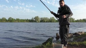 ВСЯ РЫБА СТОИТ ПОД БЕРЕГОМ ! Рыбалка летом на поплавок 2021