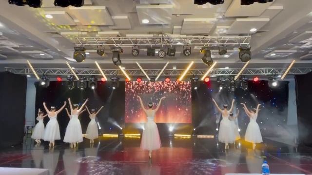 Фрагмент танца Вилисс Мирты из балета "Жизель" смотреть онлайн