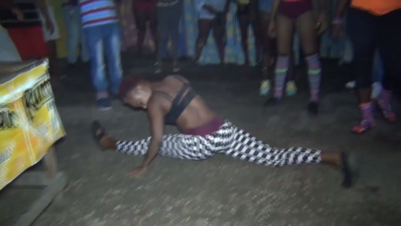 Сломала крышу в зажигательном танце смотреть онлайн