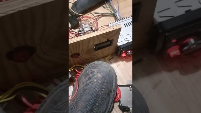 подключение автомагнитолы от двух источников питания ( аккумулятор и сеть 220 вольт) видео 2 смотреть онлайн