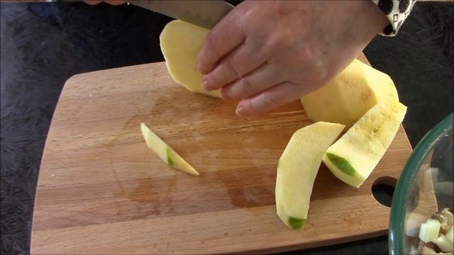 Салат Миланский с копченой рыбой и рожками. Простой и быстрый рецепт сытного салата. смотреть онлайн