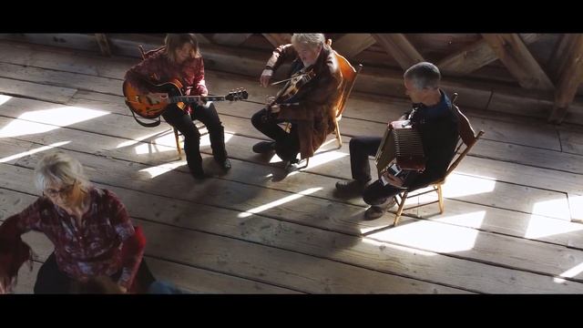 Ruth & Milja's Valse a 5 смотреть онлайн