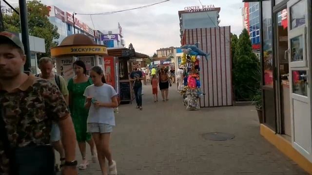 ВЛОГ ПРОБУЕМ РАЗНЫЕ СТОЛОВЫЕ/ГУЛЯЕМ ВДОЛЬ МЗЫМТЫ/ МАНДАРИН смотреть онлайн