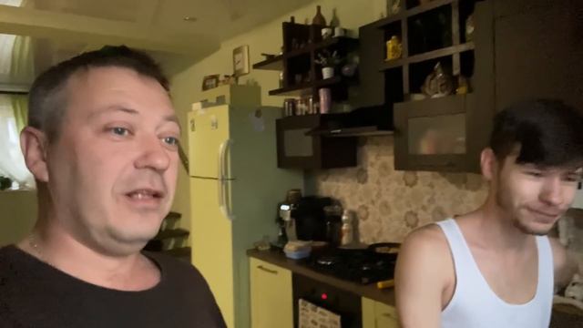 МИТЯ по ночам РЫЧИТ // по человечески завтракаем с младшим СЫНОМ смотреть онлайн