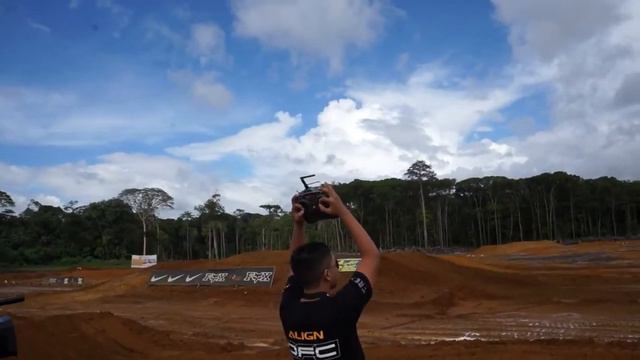 Blade 450 3D Demo At MTC Track 2014 By Sjafieq Moertabat смотреть онлайн