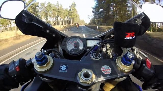 R6 vs GSXR to Peebles смотреть онлайн