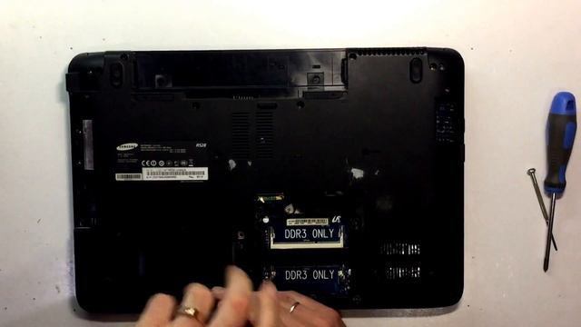 Разборка Samsung R528 / Disassembly Samsung R528 смотреть онлайн