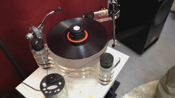 Зачем нужно два тонарма на виниловом проигрывателе