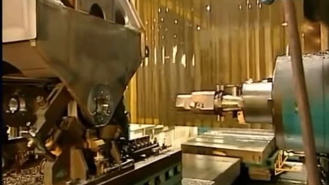 Колёсный погрузчик. Как это сделано. (How its Made) смотреть онлайн