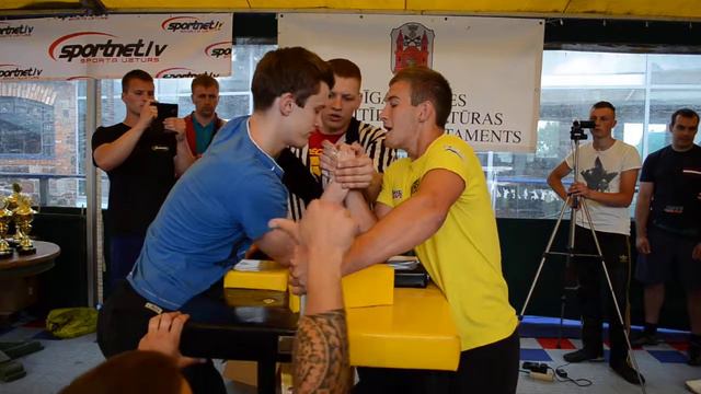 RIGA OPEN 2014 - Dovydas Razminas VS Roberts Eiduks - RIGHT HAND arm wrestling смотреть онлайн