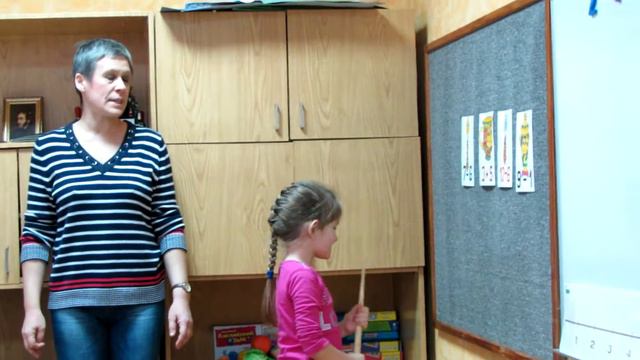 "Решаем примеры" - фрагмент занятия по математике преподавателя Калужиной В.Н. смотреть онлайн
