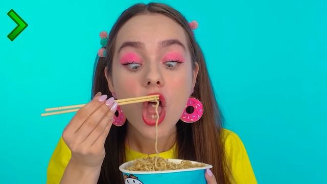 Быстрая Средняя или Медленная Скорость Еды Челлендж | Забавные Кухонные Лайфхаки от RaPaPa Challeng