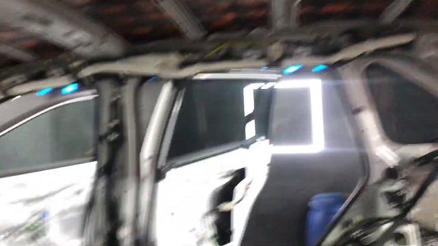 Toyota RAV 4 шумо-тепло-виброизоляция comfortmat. Установка тишины в салоне кроссовера смотреть онлайн