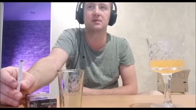 Ваня.Вы что со мной подружиться хотите? Вы все нищеброды.Я с говном не общаюсь. смотреть онлайн