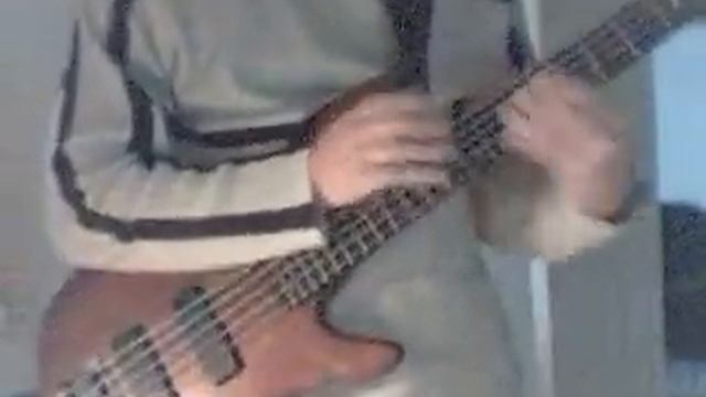 Izitme: Brett Johnson, Bass смотреть онлайн