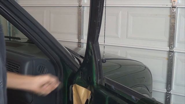 How to replace Exterior Mirror on 1994 2003 Chevy S 10 by Howstuffinmycarworks смотреть онлайн