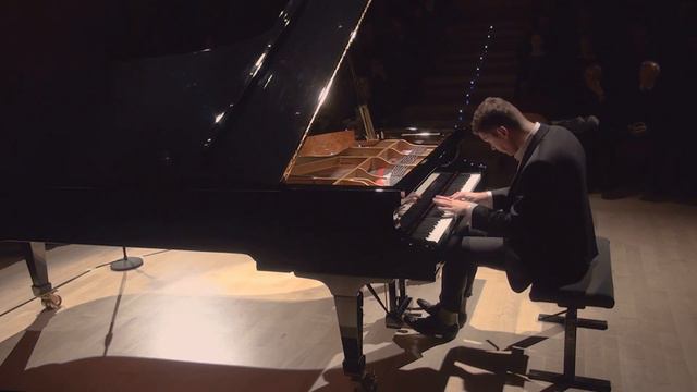 Andrey Gugnin: Beethoven Piano Sonata no. 29, op. 106, "Hammerklavier” IV смотреть онлайн