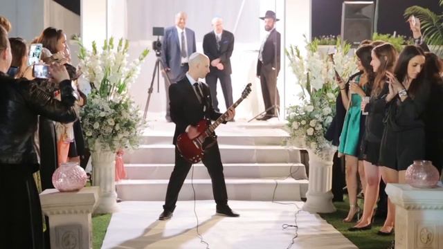 November Rain Guitar solo wedding entrance смотреть онлайн