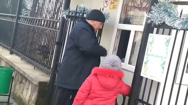 Поход в зоопарк 1 ЯНВАРЯ смотреть онлайн