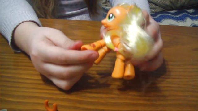 Распаковка и обзор игрушки Apple Jack с красками / Review Apple Jack Explore Equestria смотреть онлайн