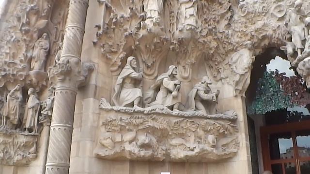 Искупительный храм Святого Семейства (Temple Expiatori de la Sagrada Família) смотреть онлайн