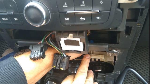 Мой Дастер. пробег 308 тыс км. замена лампочки подсветки блока управления отопителем смотреть онлайн