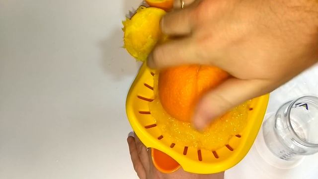 Сколько сока можно получить из 3 трех апельсинов. Жмем сок до талого смотреть онлайн