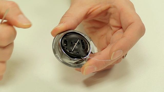Bernina Nähmaschinen – Spulenkapsel klemmt - was tun? смотреть онлайн