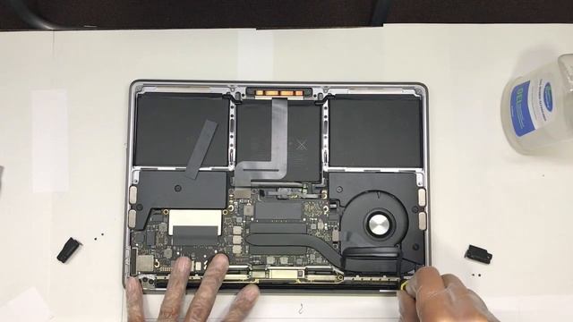 How To: 2017 Apple A1708 MacBook Pro Retina LCD Screen repair replacement. Part 1 смотреть онлайн