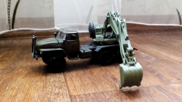 На службе Родины- Урал 4320 с экватором Еа  17У