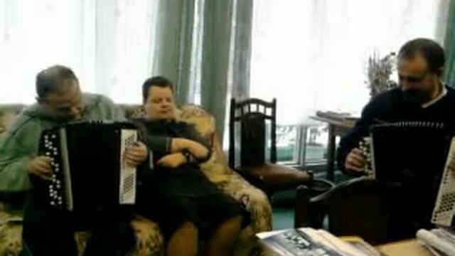 баянисты Саша Ларин и Максим Павлов играют песню - Маруся(кавер) смотреть онлайн