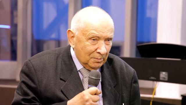 Академик Кнорре Д. Г. выступает на вечере, посвященном 55-летию ФЕН НГУ смотреть онлайн