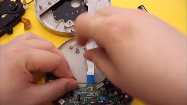Tragbarer CD-Player ( Discman ) - German Retro Tech Repair смотреть онлайн