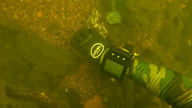 Нашёл телефон под водой!!! ЛУЧШИЕ НАХОДКИ