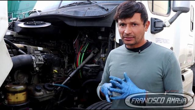 Motor DD15 danado por corre con aceite a alta velocidad por el turbo que paso aceite a el motor смотреть онлайн