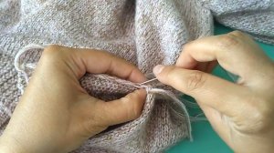 Как сшить детали вязаного изделия. Джемпер спицами