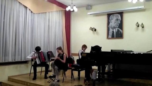 Х. Родригес. Кумпарсита. Виктория Сабелкис-домра, Никита Бек-аккордеон, Соня Адмова-фортепиано. смотреть онлайн