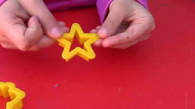 Как сделать конфеты из пластилина. смотреть онлайн