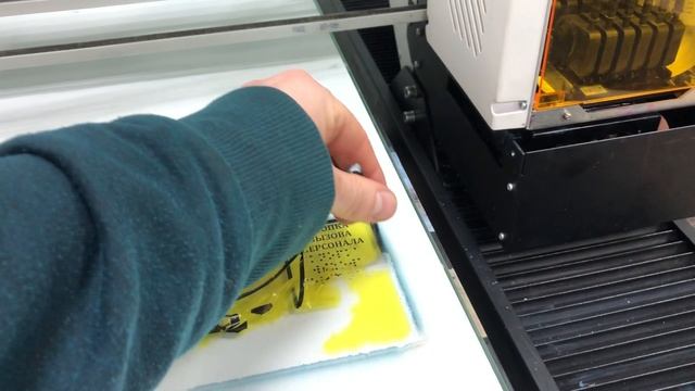 Как УФ чернила держатся на обычном стекле без праймера смотреть онлайн