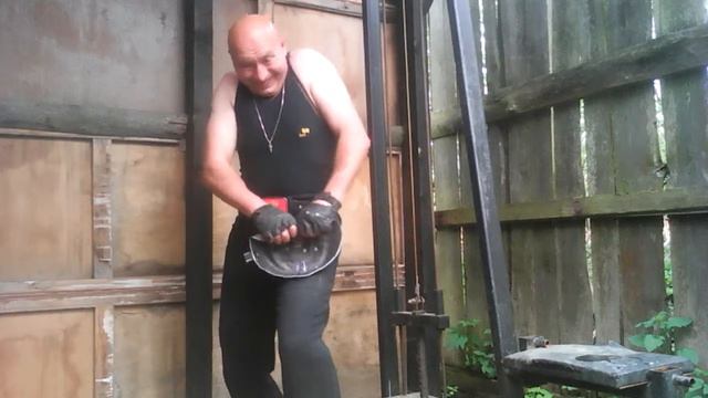 Силовой экстрим. Согнуть сковородку- дюраль (3 мм.) 9.05.2019г. смотреть онлайн