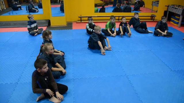 Гнучкість, спритність та дисципліна: 3 тижні перетворення луцьких школярів на козаків смотреть онлайн