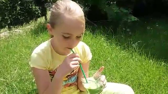 Низкокалорийный диетический коктейль; фруктовый смузи; молочный коктейль на канале А. А. М смотреть онлайн