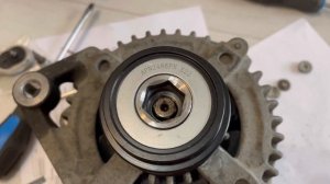 Замена обгонной муфты и щеток генератора Тойота Камри 50
