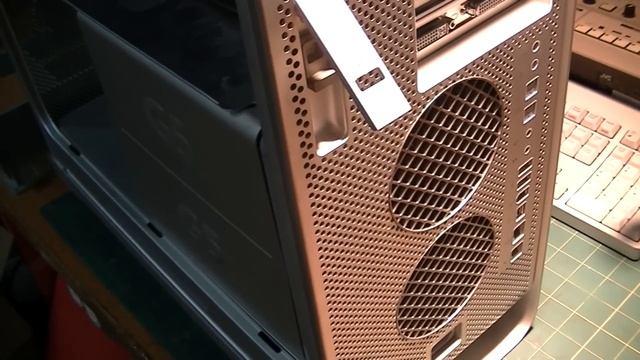 Debian Linux / PowerPC G5 Server tour смотреть онлайн