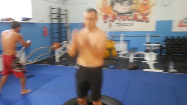 Ты не будешь уставать в бою после этого комплекса. Тренировка на функциональную выносливость бойца. смотреть онлайн