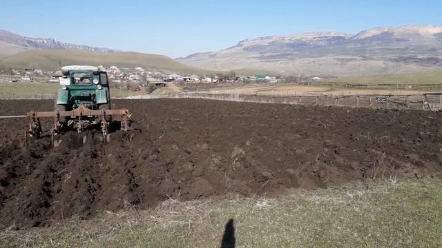обработка огорода 40соток и работа маркера смотреть онлайн