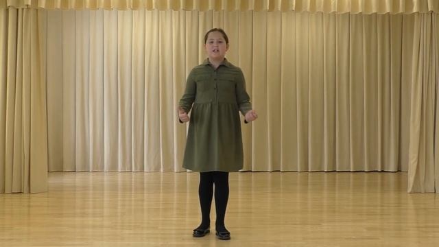 Лора Тасси "Оборванного мишку утешала" смотреть онлайн