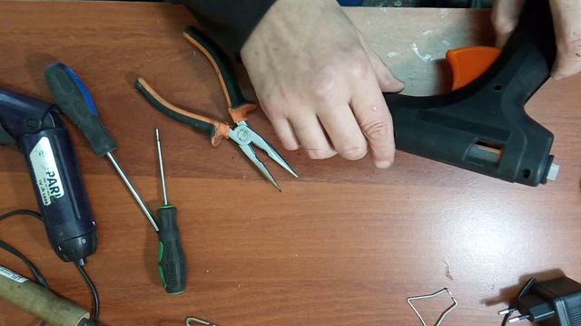 Клеевой пистолет. Разборка и диагностика. смотреть онлайн